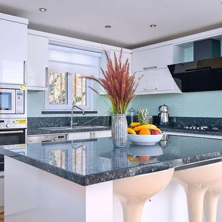 Luxury 5 Bedroom Seaview With Private Heated Pool Villa *