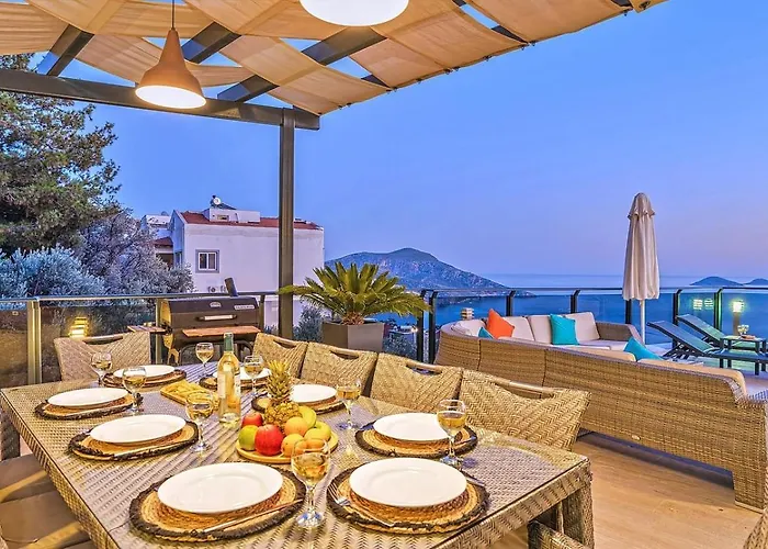 Luxury 5 Bedroom Seaview With Private Heated Pool Villa *