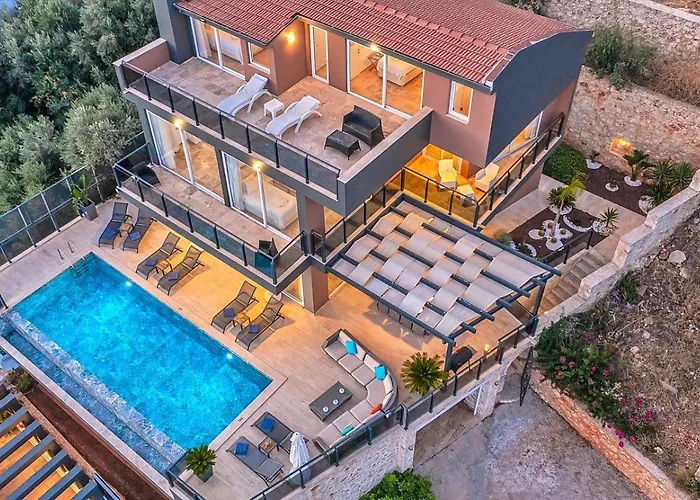 Luxury 5 Bedroom Seaview With Private Heated Pool *