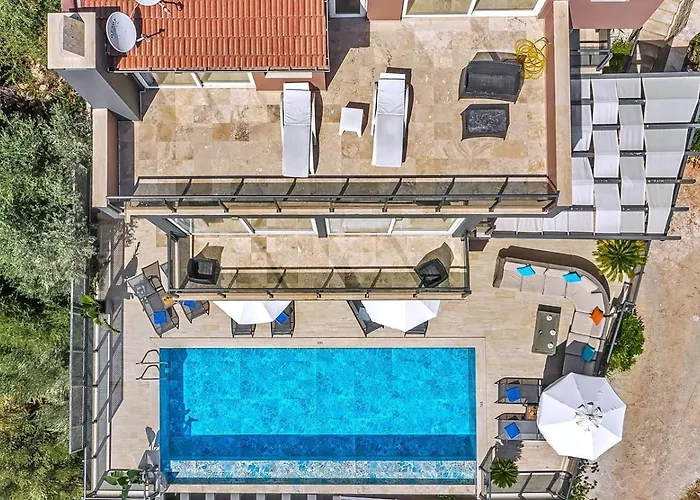 Luxury 5 Bedroom Seaview With Private Heated Pool Villa *