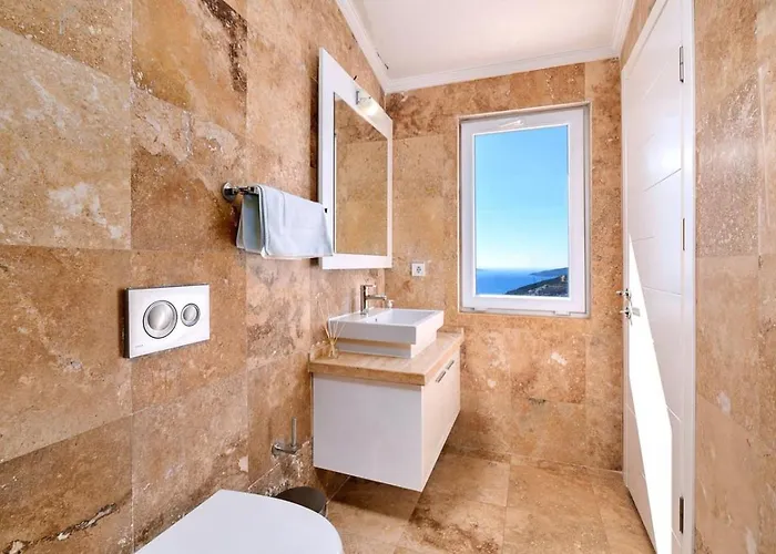 Luxury 5 Bedroom Seaview With Private Heated Pool *