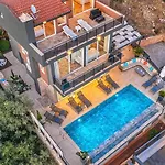 Luxury 5 Bedroom Seaview With Private Heated Pool