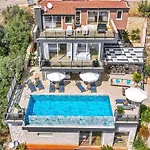 Luxury 5 Bedroom Seaview With Private Heated Pool