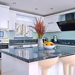 Luxury 5 Bedroom Seaview With Private Heated Pool Vila *