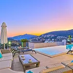 Luxury 5 Bedroom Seaview With Private Heated Pool