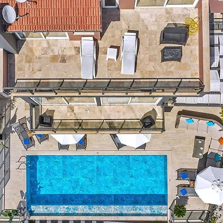 Luxury 5 Bedroom Seaview With Private Heated Pool 别墅 *