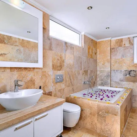 Luxury 5 Bedroom Seaview With Private Heated Pool 别墅 卡尔坎