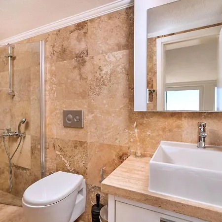 Luxury 5 Bedroom Seaview With Private Heated Pool *
