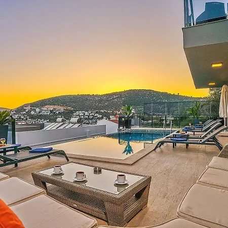 Luxury 5 Bedroom Seaview With Private Heated Pool * 卡尔坎