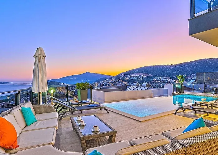 Luxury 5 Bedroom Seaview With Private Heated Pool