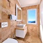 Luxury 5 Bedroom Seaview With Private Heated Pool *